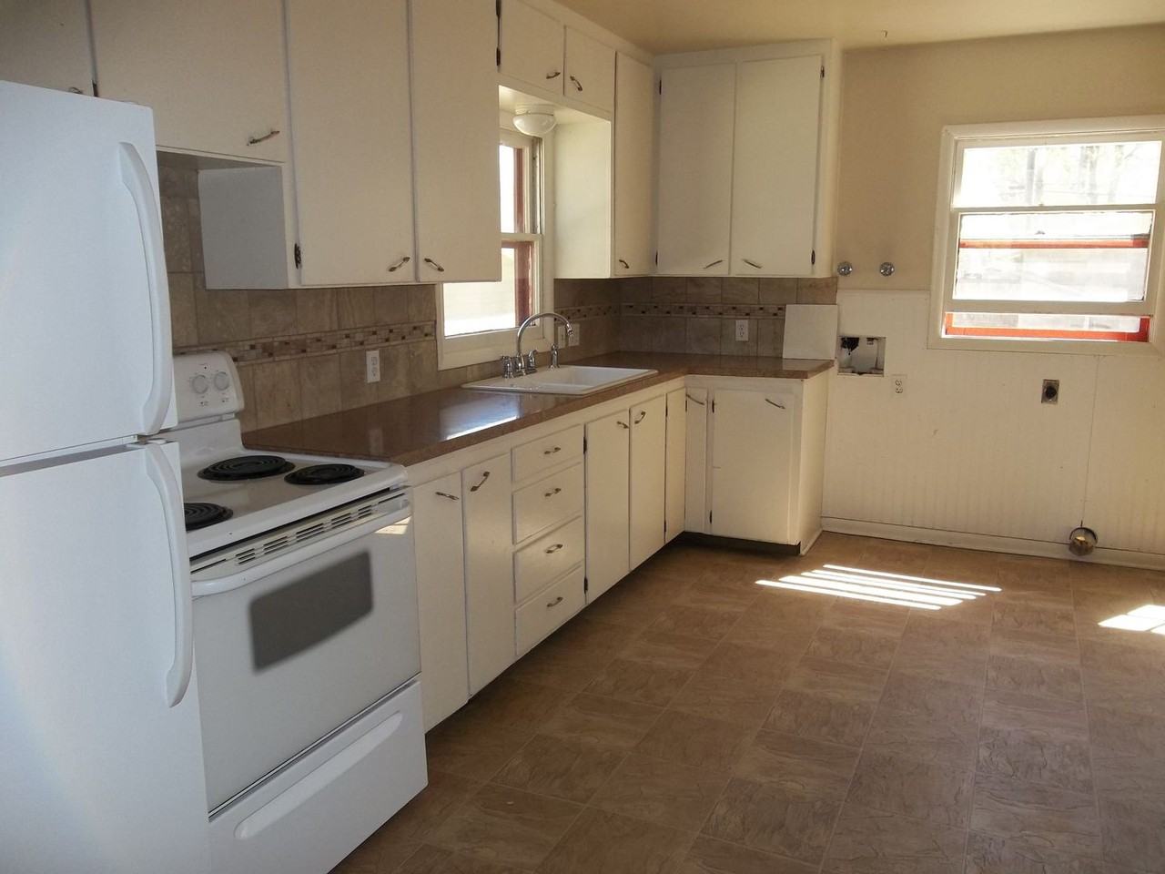 234 N Sherwood St - Photo 2 of 8