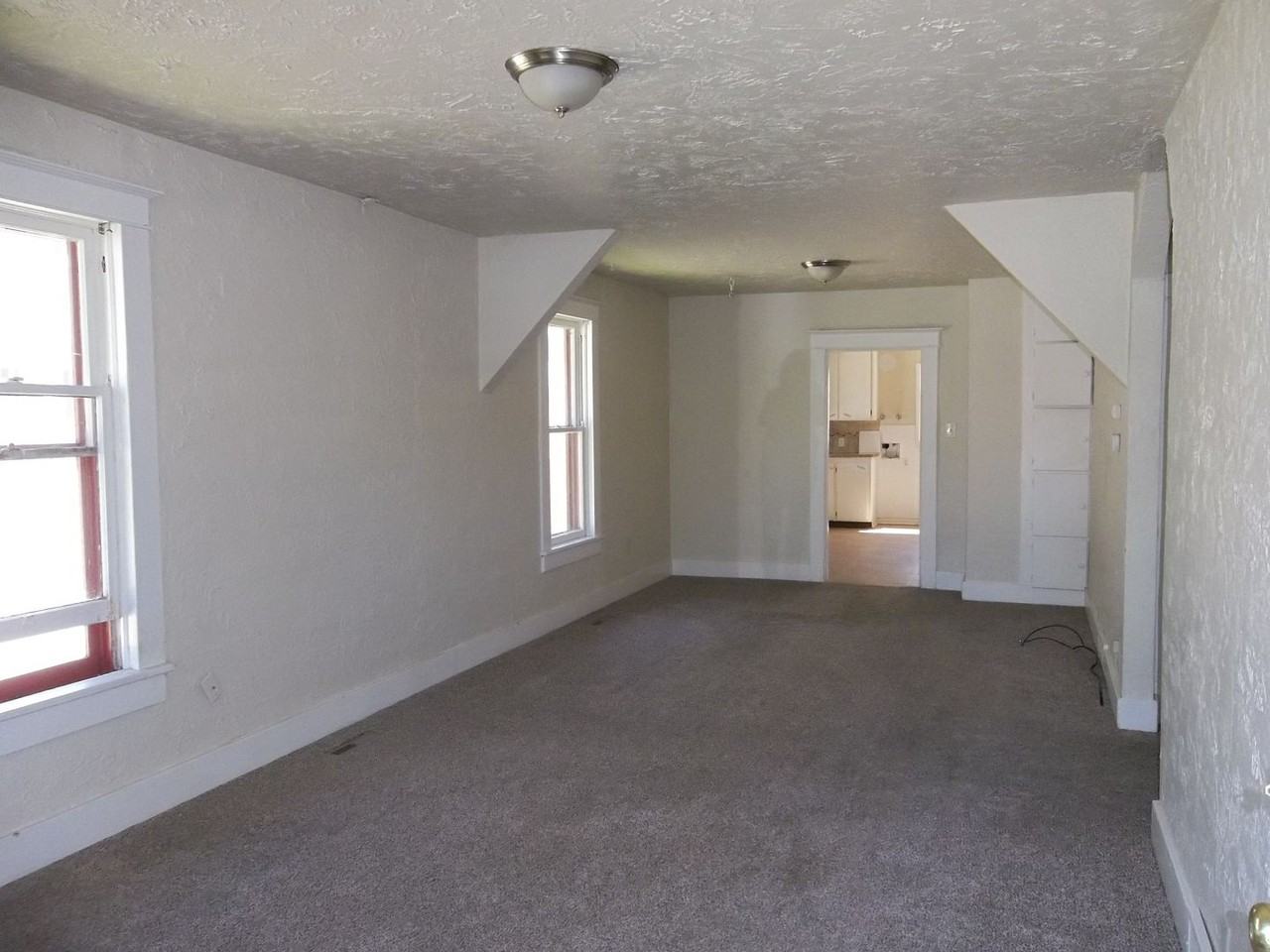 234 N Sherwood St - Photo 4 of 8