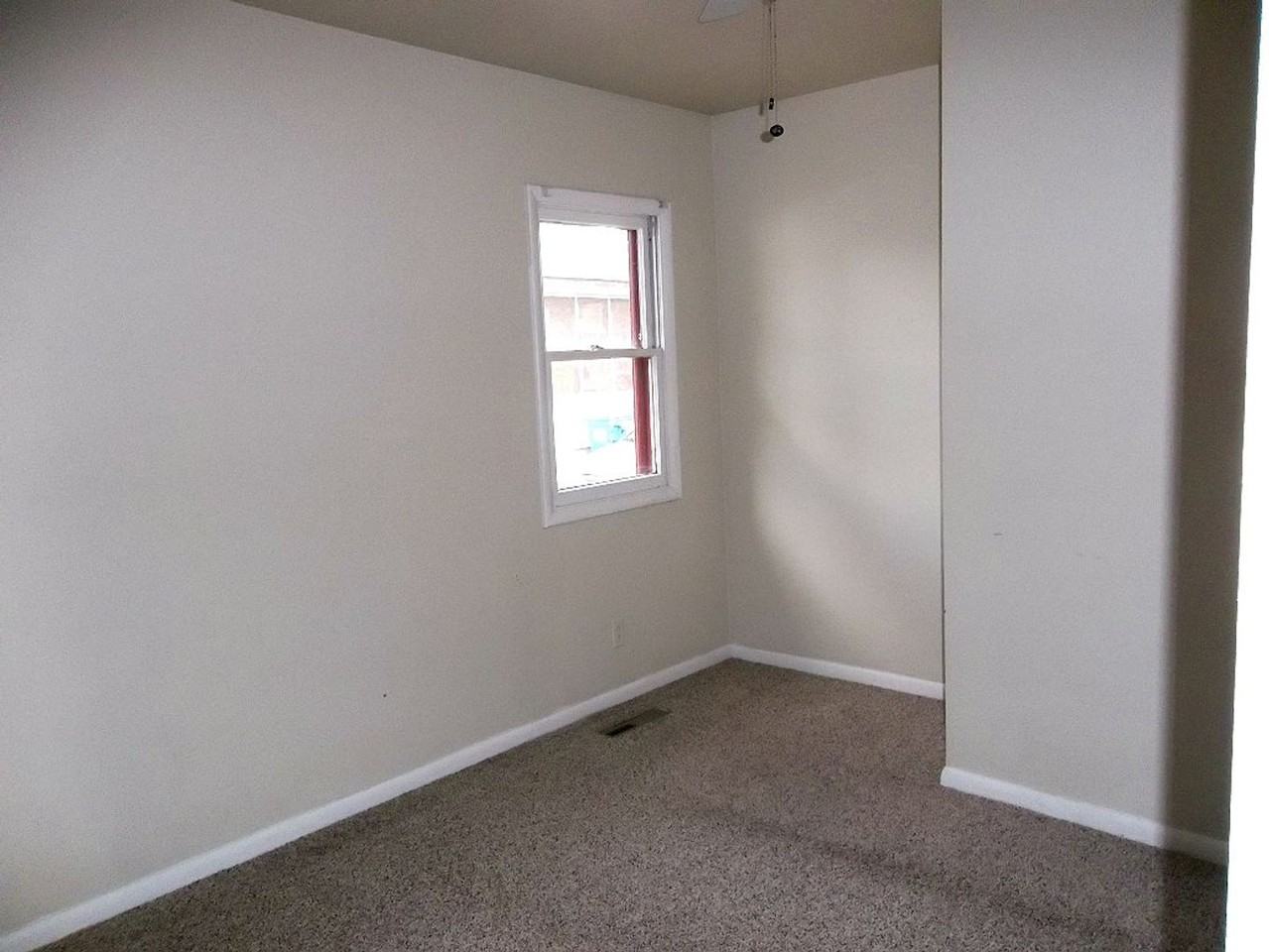 234 N Sherwood St - Photo 6 of 8