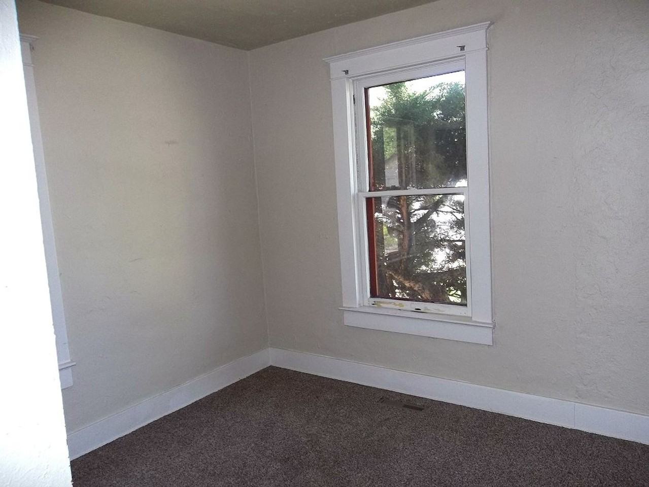 234 N Sherwood St - Photo 7 of 8