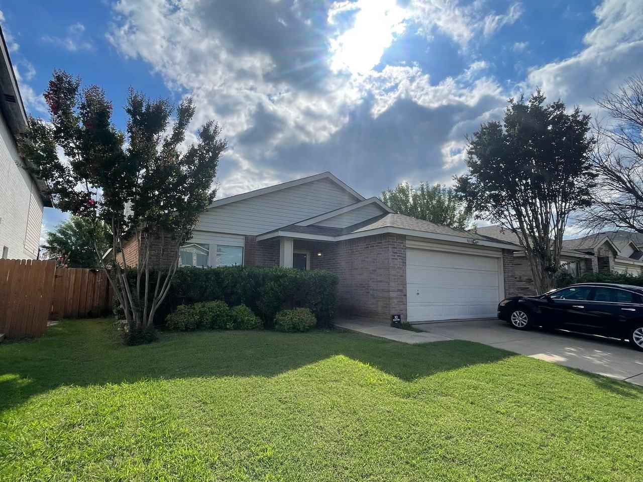 9013 Fremont Trl - Photo 2 of 33