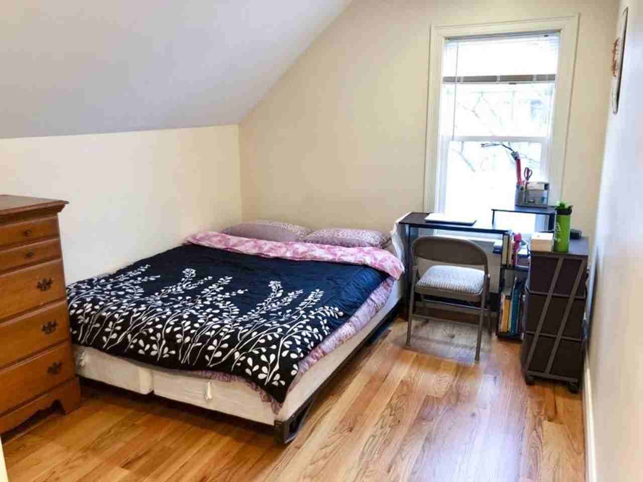 19 Higgins St - Photo 7 of 8