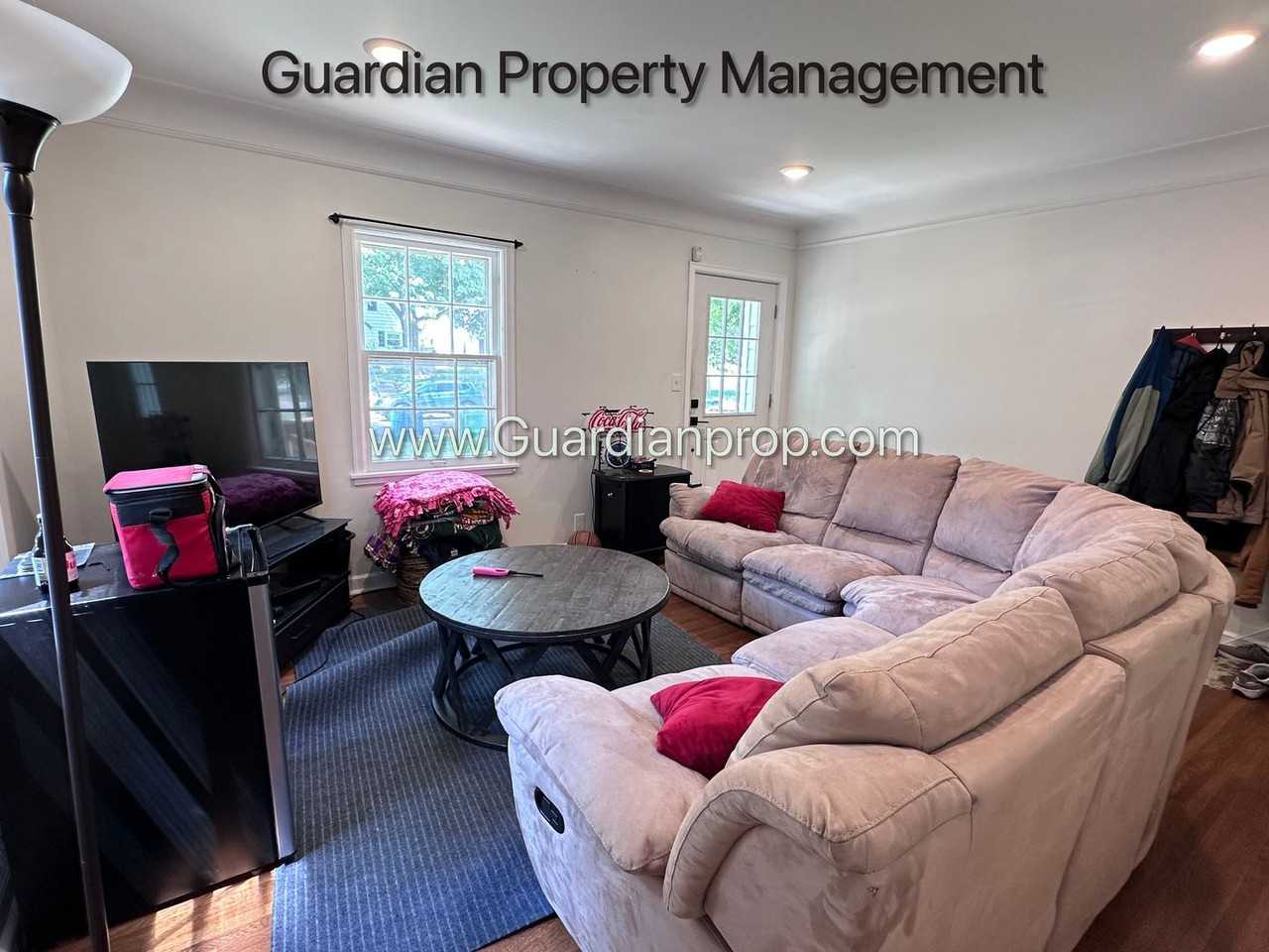 2919 Zarthan Ave S - Photo 4 of 17