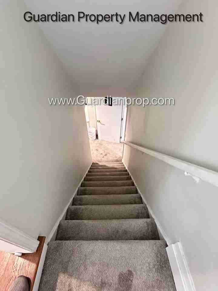 2919 Zarthan Ave S - Photo 7 of 17