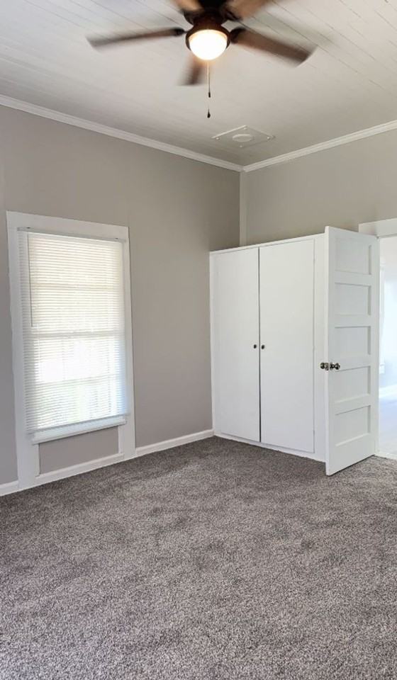 410 Mosley St - Photo 6 of 9