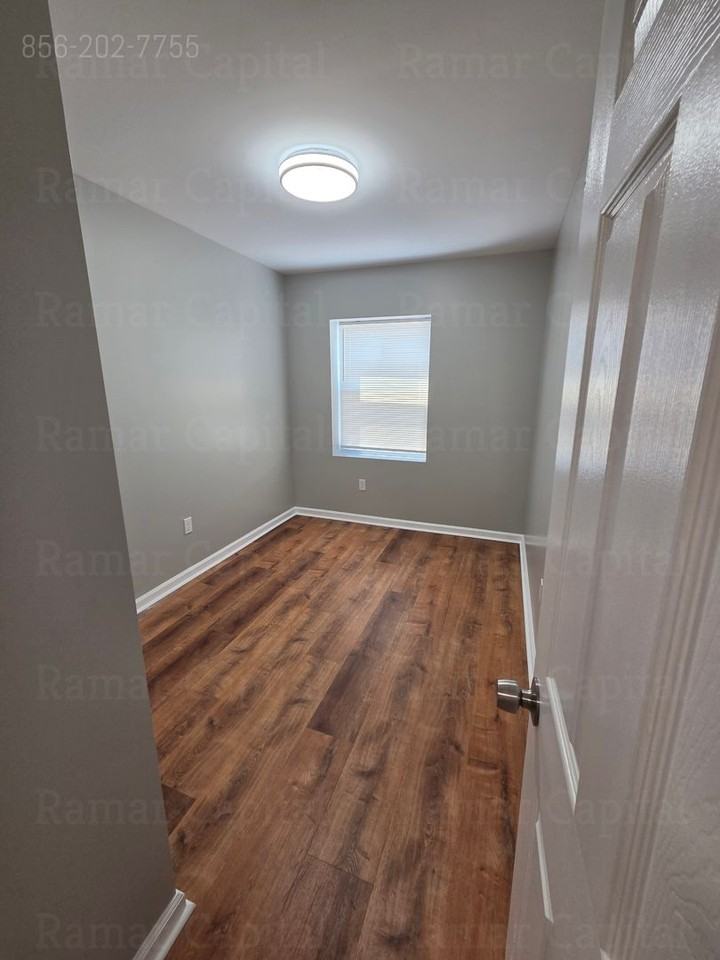 2754 Mickle St - Photo 4 of 20