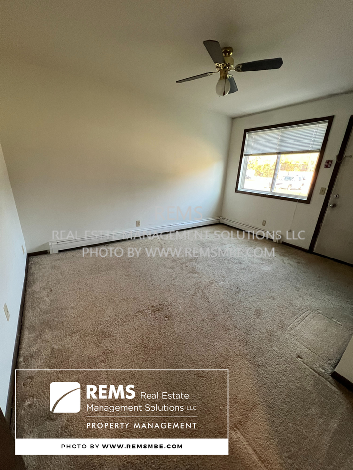 1120 Grand Ave - Photo 2 of 6