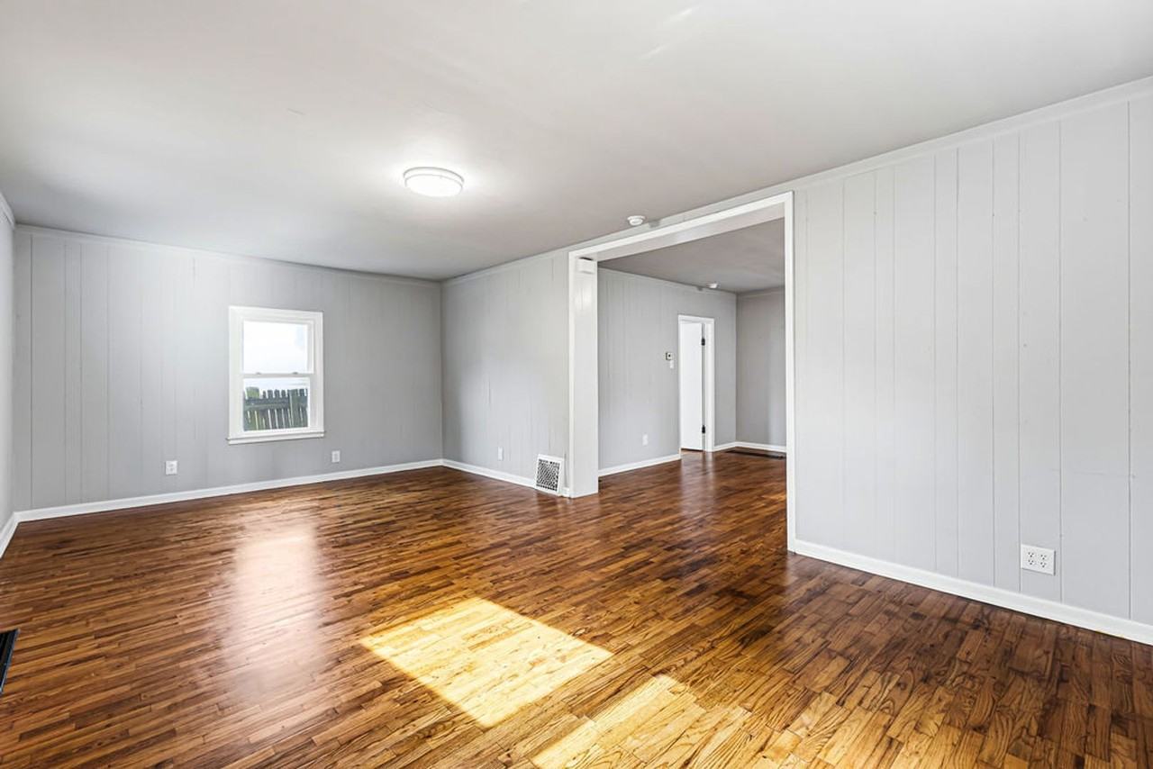 2911 Felix St - Photo 4 of 29