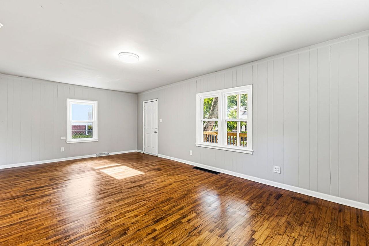 2911 Felix St - Photo 6 of 29