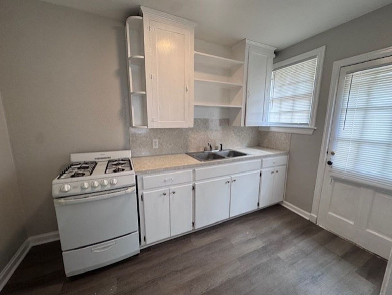 321 Olivia Ct - Photo 6 of 14