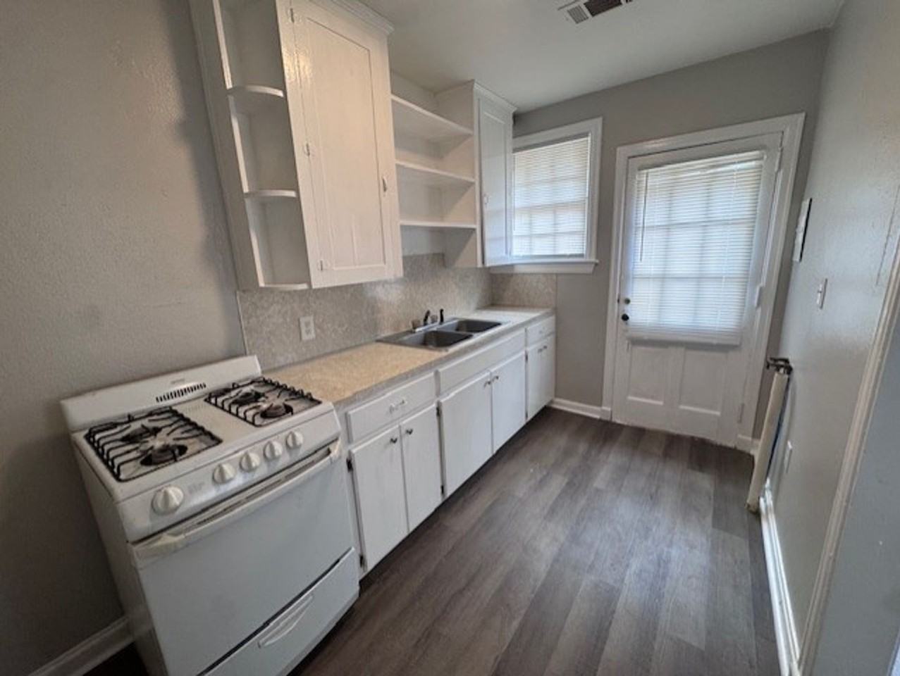 321 Olivia Ct - Photo 7 of 14