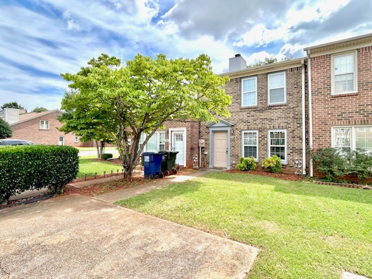 119 119 Crescent Cir - Photo 3 of 23