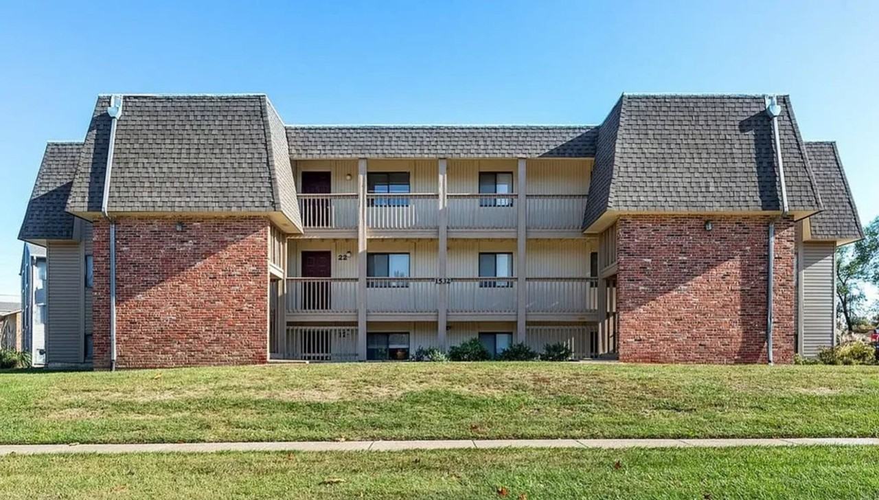Hillsdale Apartments - Photo 4 of 22