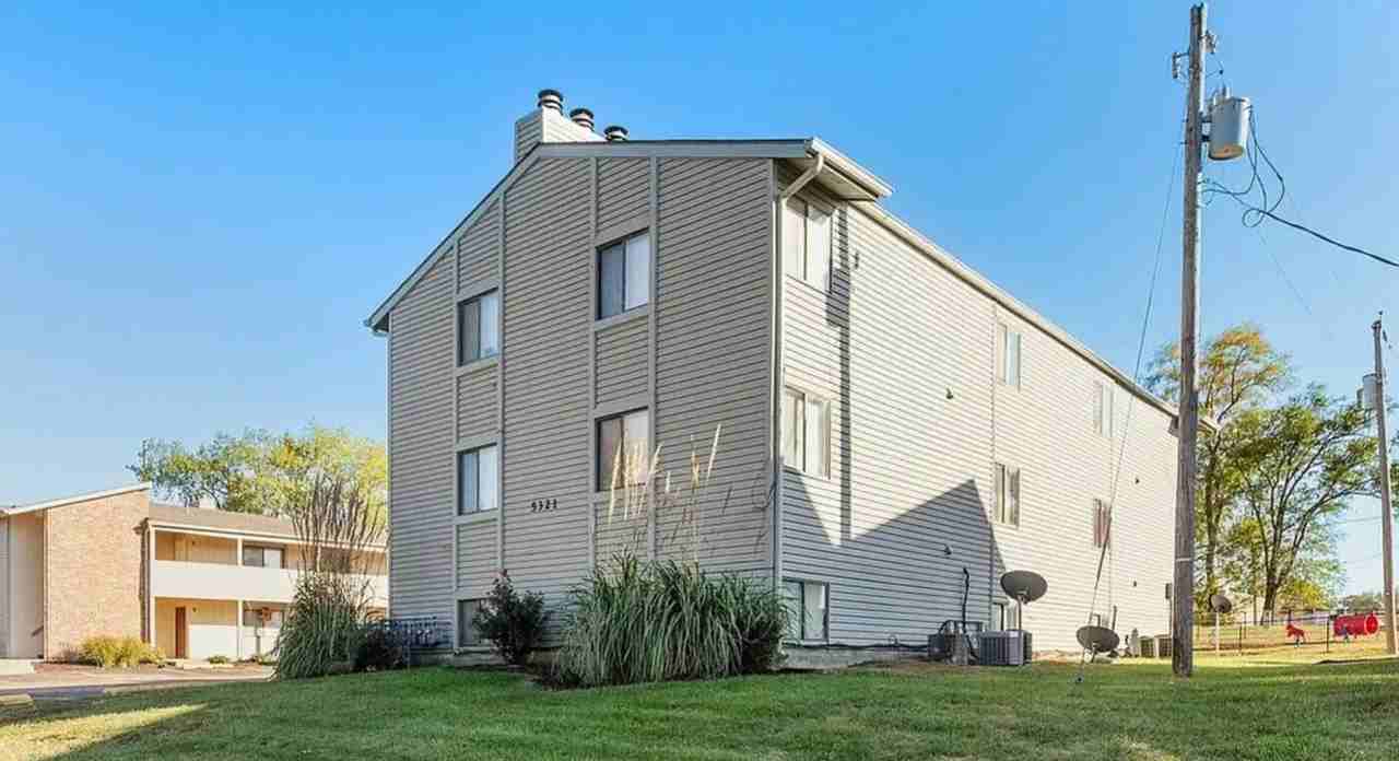 Hillsdale Apartments - Photo 6 of 22