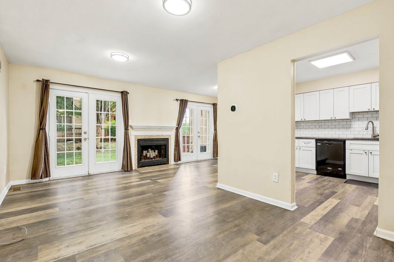 27 White Pine Ct - Photo 2 of 15