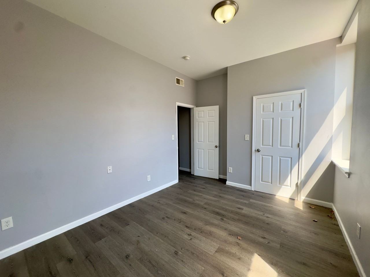 2428 N Calvert St - Photo 5 of 19