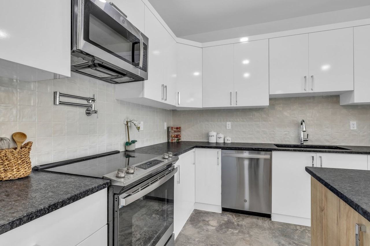 2248 Bailey Ave - Photo 5 of 37