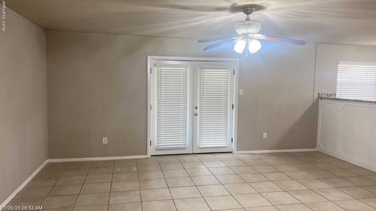 5809 Lance Ct - Photo 3 of 40