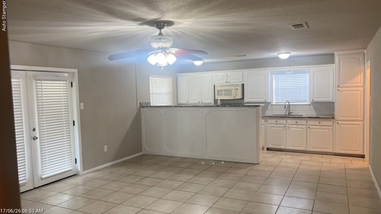 5809 Lance Ct - Photo 4 of 40
