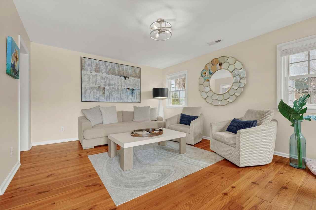 121 Cypress Ave - Photo 3 of 32