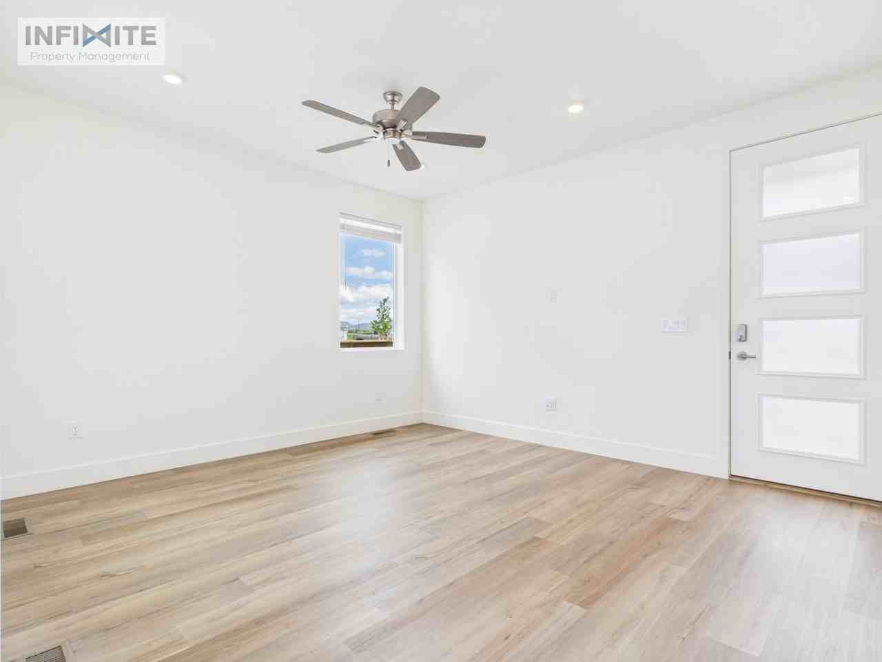 4901 Harvest Pkwy - Photo 2 of 16