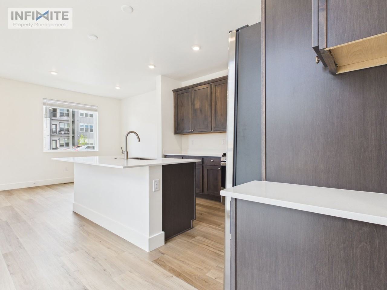 4901 Harvest Pkwy - Photo 5 of 16