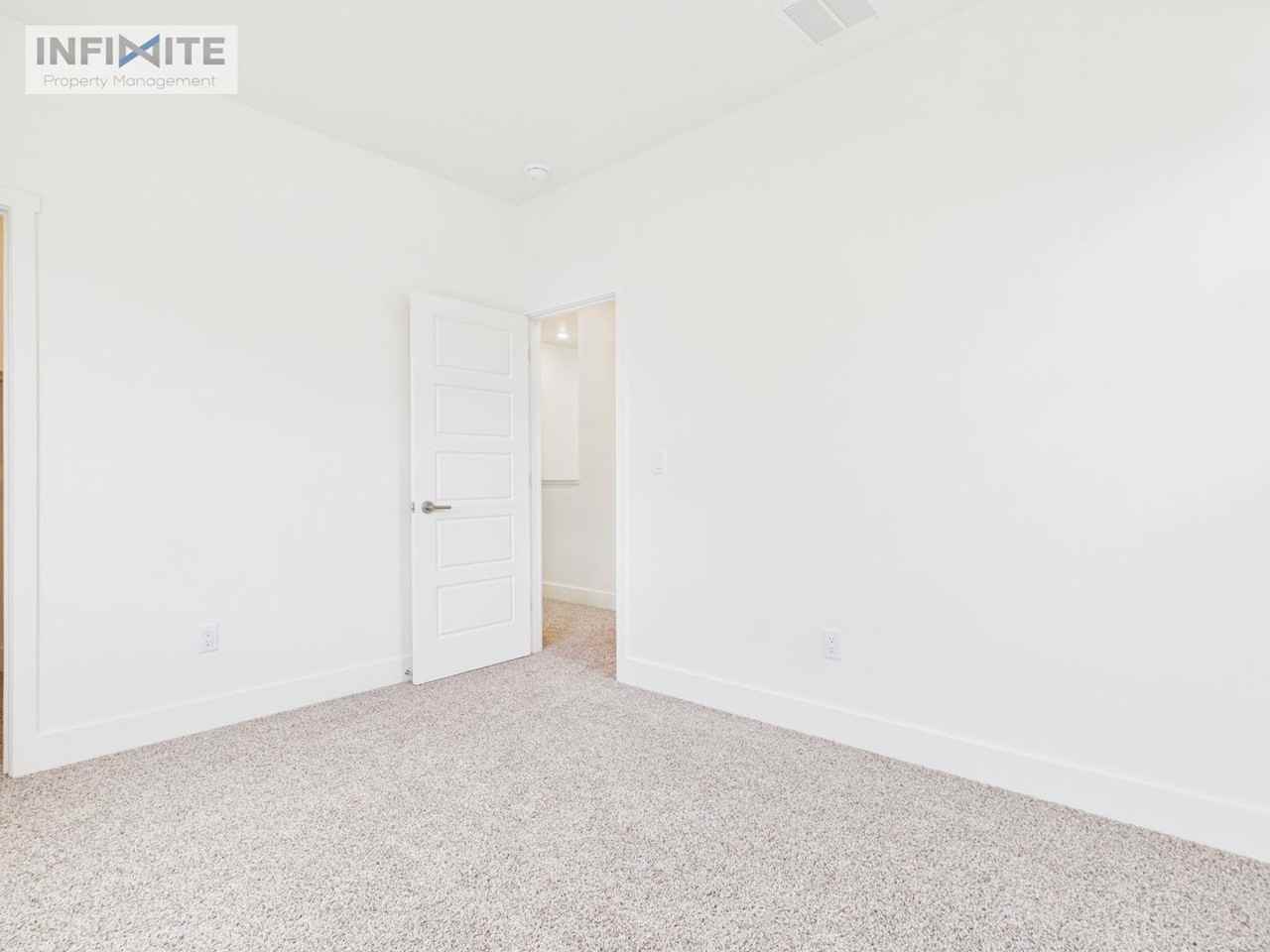 4901 Harvest Pkwy - Photo 7 of 16