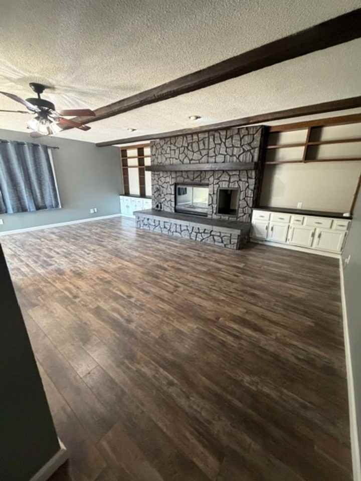 2206 E 32nd St - Photo 6 of 22