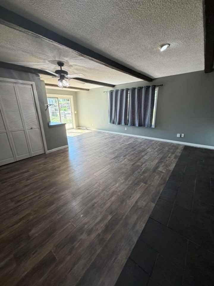 2206 E 32nd St - Photo 7 of 22