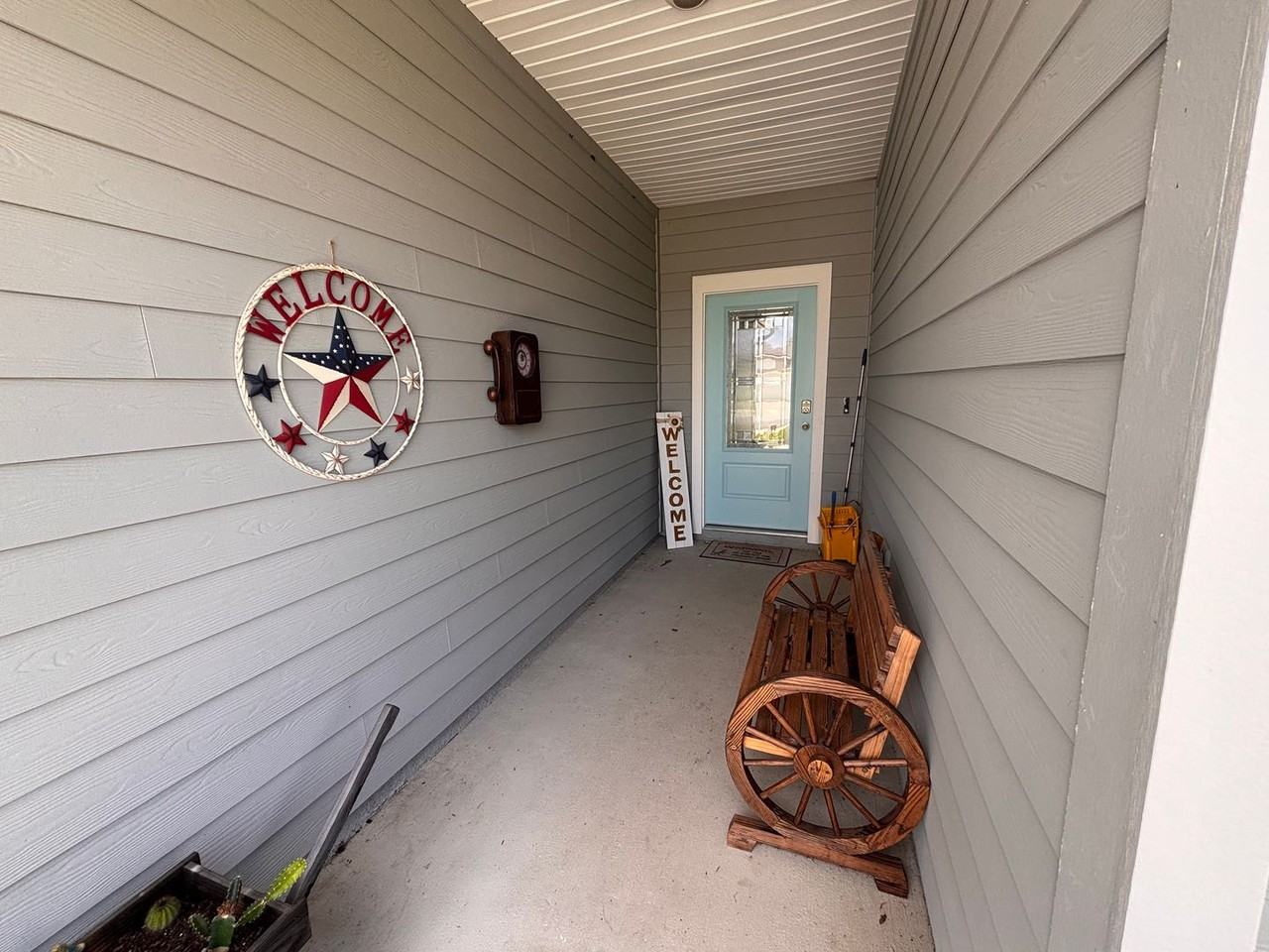 248 Zancara St - Photo 6 of 45