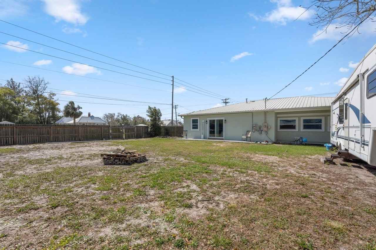 907 Garrison Ave - Photo 3 of 28