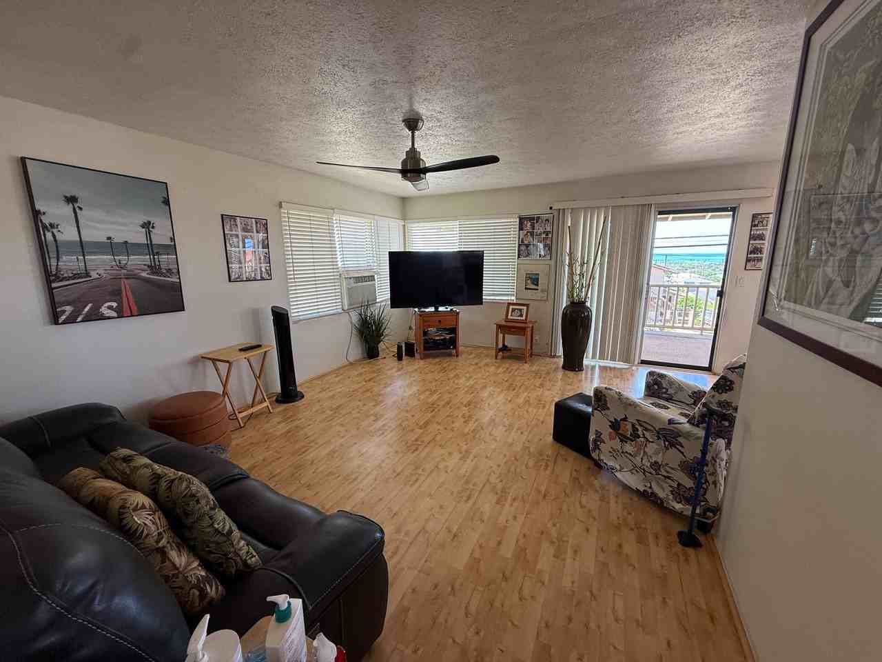 826 16th Ave - Photo 3 of 14