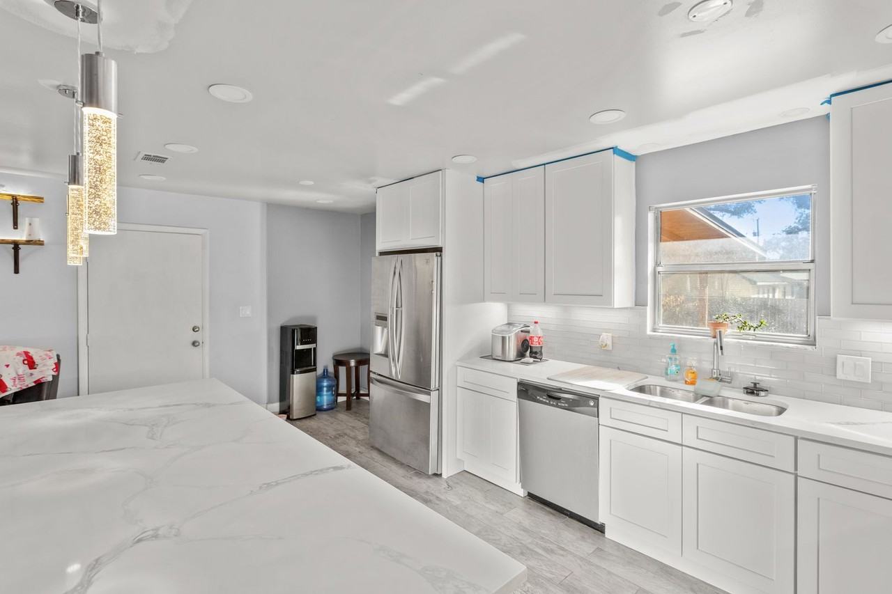 641 Sw Orange Ave - Photo 5 of 18