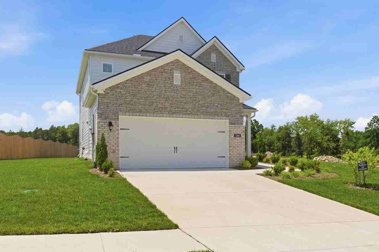 1306 Harmony Hill Ln - Photo 3 of 44