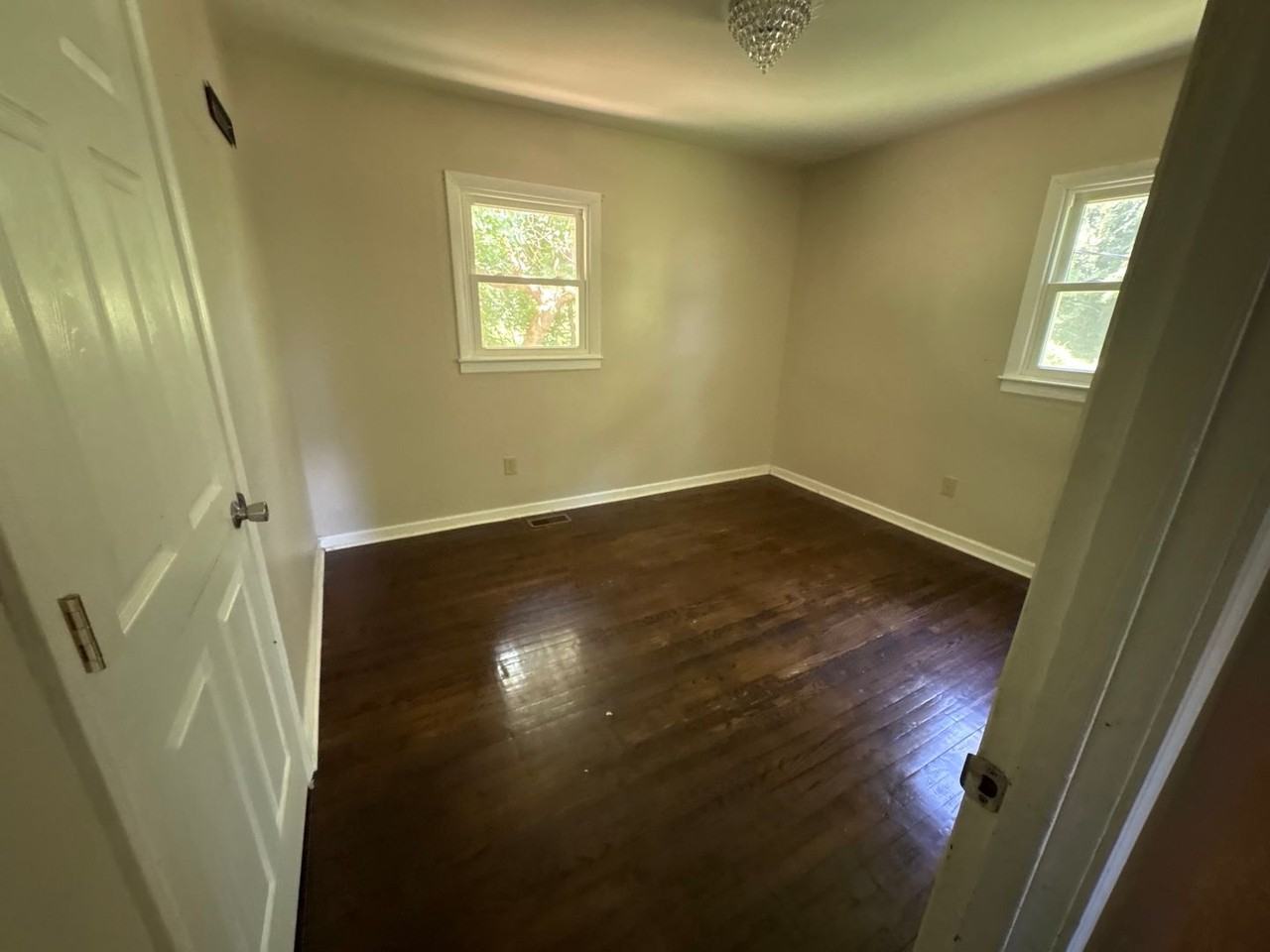 155 Blackburn St - Photo 5 of 8