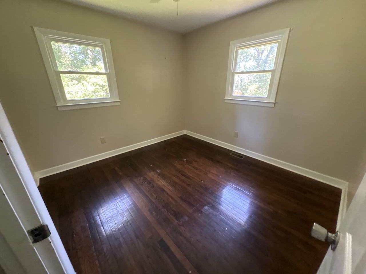 155 Blackburn St - Photo 6 of 8