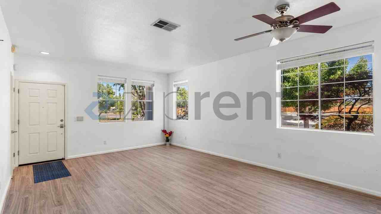 3904 New Zealand Ave - Photo 5 of 30