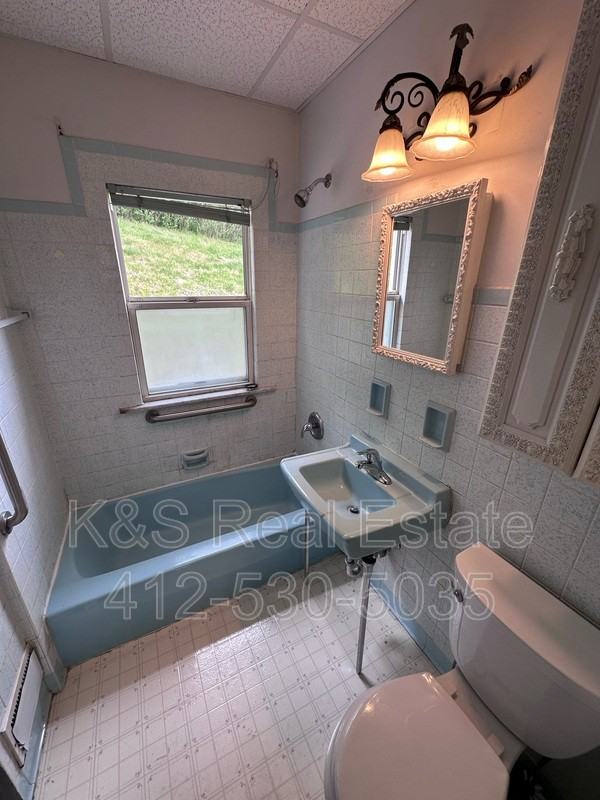 204 Shoup St - Photo 3 of 13
