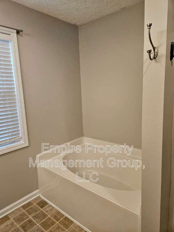 202 Castlebury Dr - Photo 6 of 22