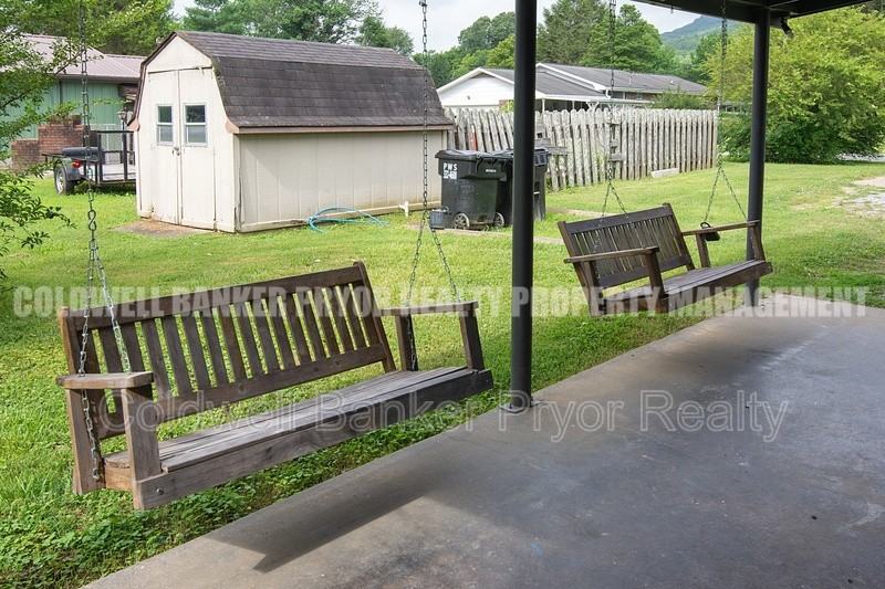 136 Hickey Cir - Photo 3 of 31