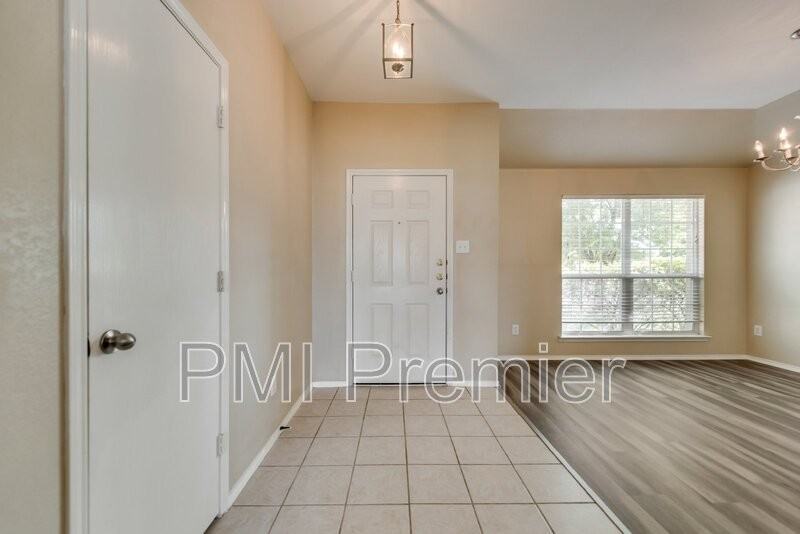 320 Tripp Trl - Photo 5 of 30