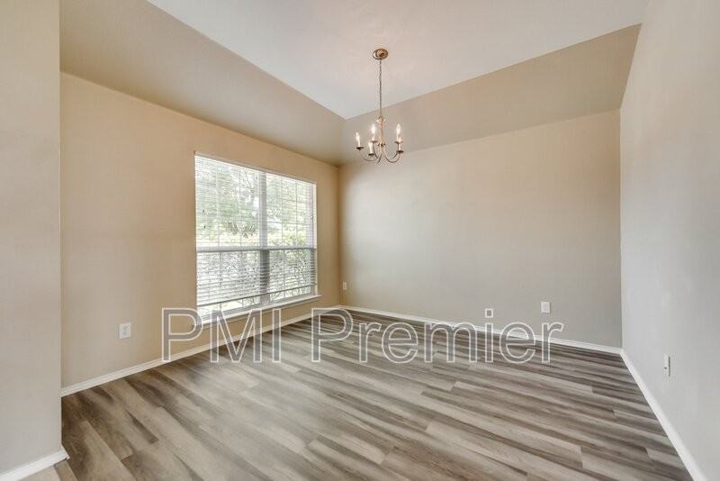 320 Tripp Trl - Photo 6 of 30