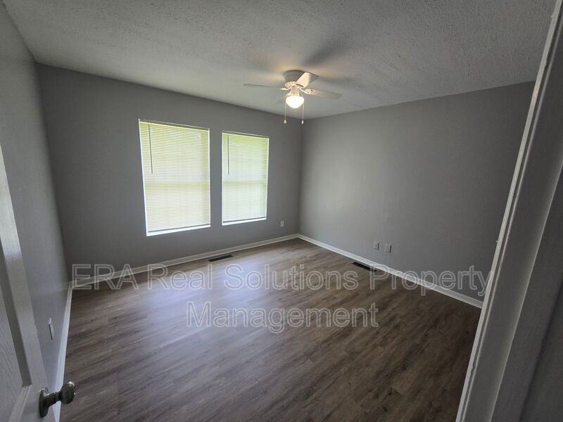 2175 Hanna Dr - Photo 4 of 8
