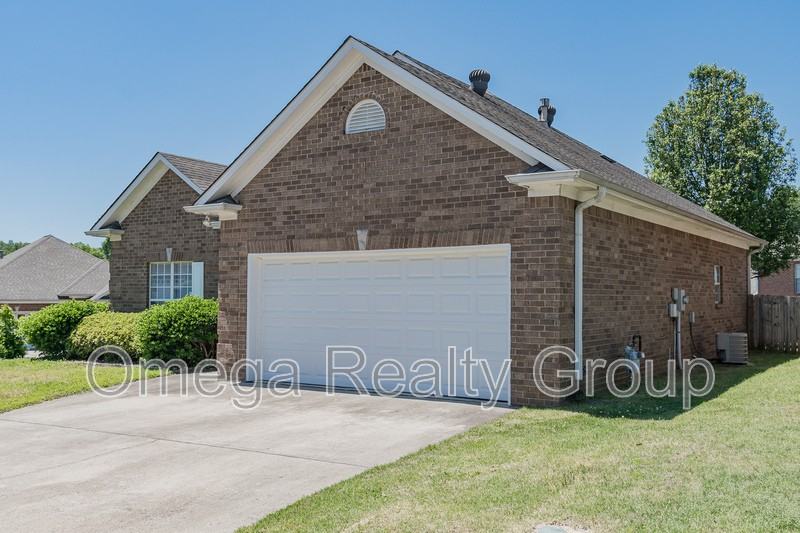 3102 Enclave Ln - Photo 3 of 38