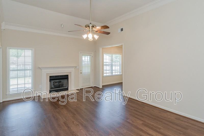3102 Enclave Ln - Photo 7 of 38