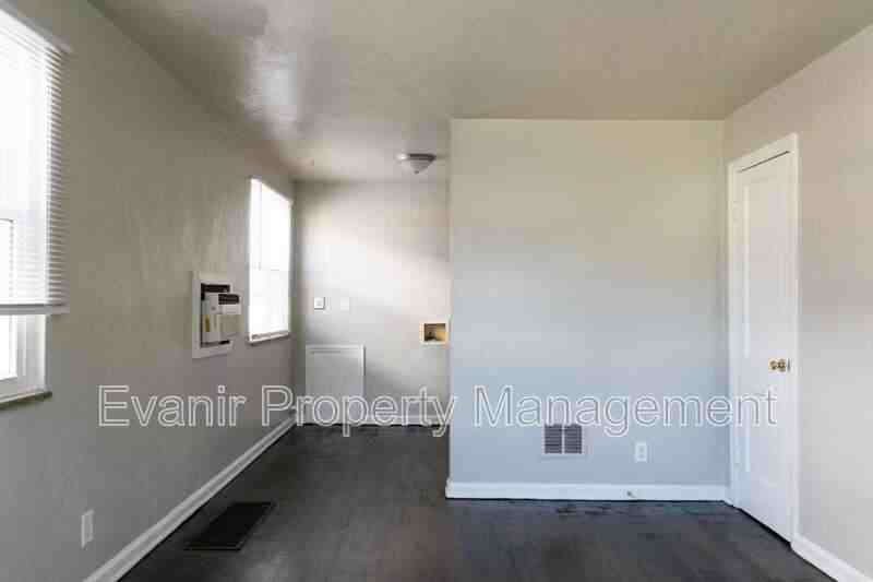 113 Niagara Ave #1 - Photo 3 of 14