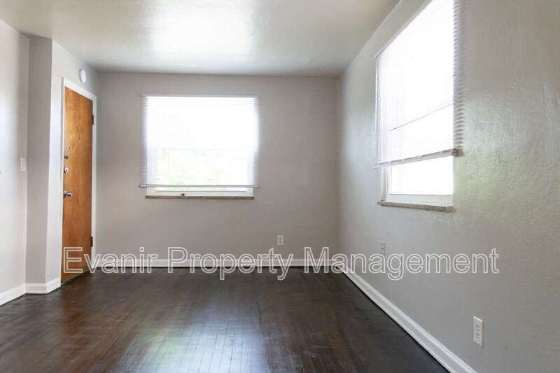 113 Niagara Ave #1 - Photo 7 of 14