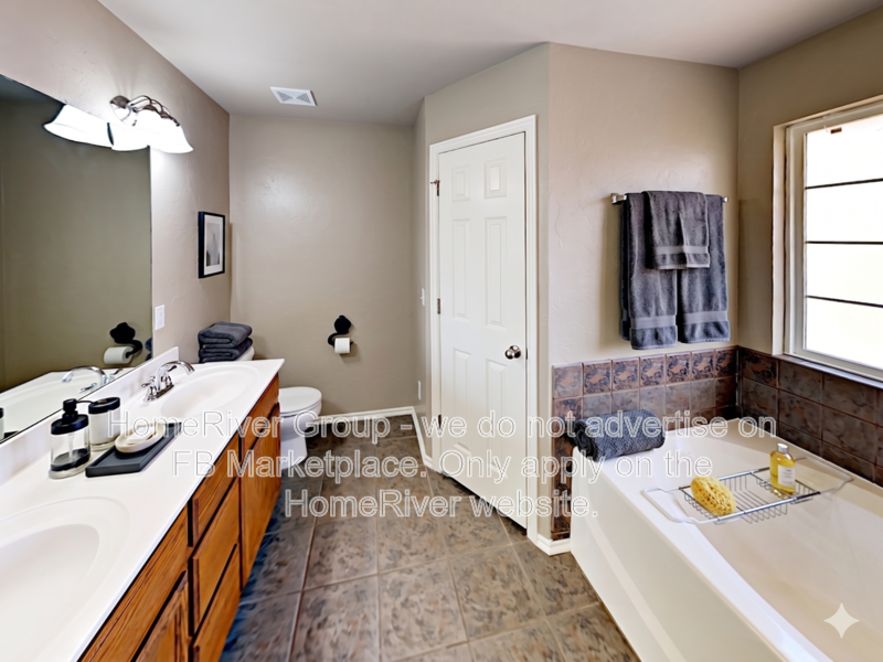 1028 Westridge Dr - Photo 7 of 19