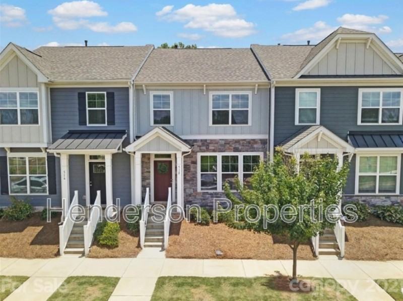 512 Laurel Walk Ln - Photo 2 of 19