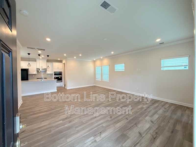 629 Cranford Dr - Photo 3 of 27